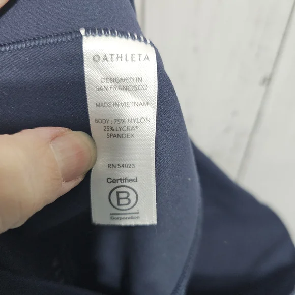 Athleta Women's Salutation Stash Pocket Tight 19" Inseam Navy Blue Size Medium. - Picture 8 of 10